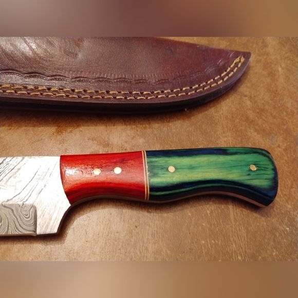 New Damascus steel blade men's hunting knife with sheath green and red - Picture 2 of 9